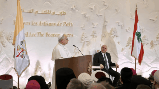El Papa llega a Beirut y llama a las autoridades libanesas a ser «constructores de paz»