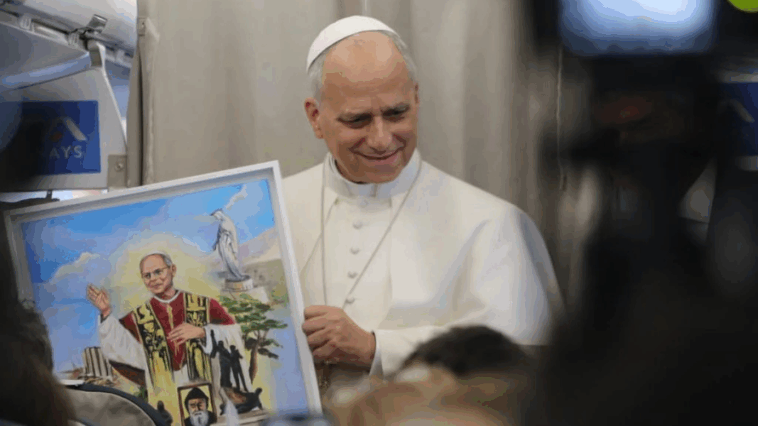 Rueda de prensa de León XIV: «El Líbano muestra que cristianos y musulmanes pueden convivir y ser amigos»