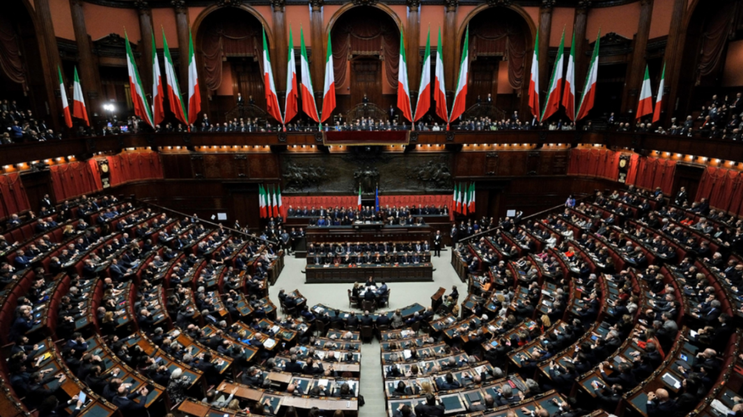 Italia aprueba el «pin parental»: la educación sexual en secundaria requerirá permiso de los padres