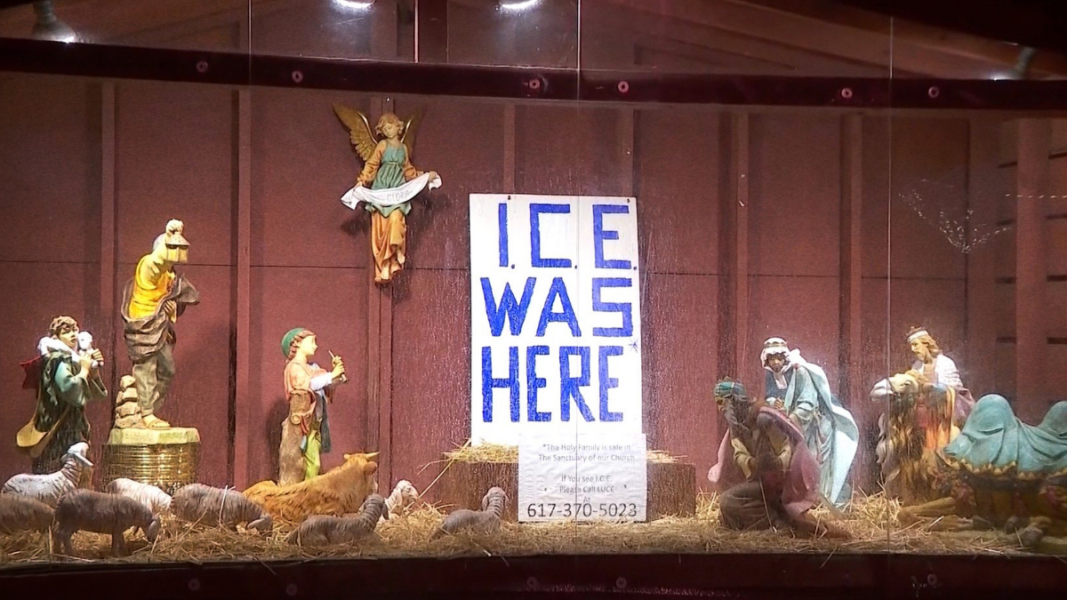 Iglesias en EE.UU. exhiben pesebres blasfemos con mensajes políticos contra la política migratoria