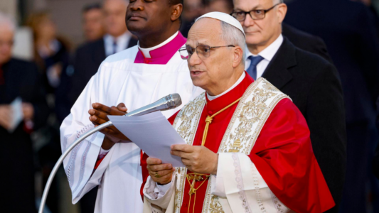 León XIV renueva el tradicional acto de veneración a la Inmaculada en la Plaza de España