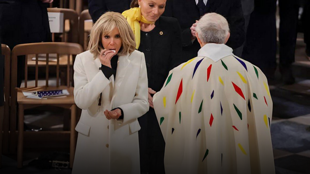«Profanación en Notre Dame»: sacerdote francés exige que el Papa actúe tras la comunión de Brigitte Macron