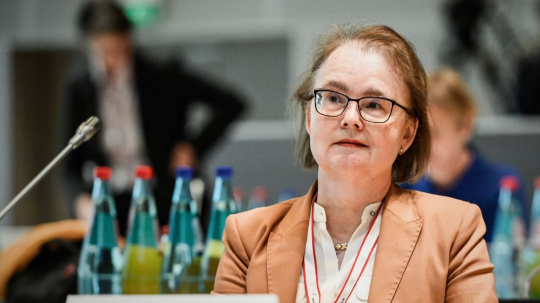 «Es un primer paso»: Teóloga alemana cuestiona la conclusión vaticana sobre el diaconado femenino