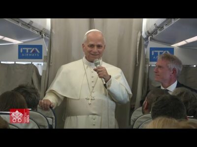 El Papa en la rueda de prensa de regreso a Roma: “Pensaba jubilarme, pero me rendí a Dios”