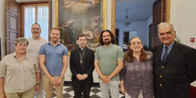 Cobo y Crismhom: El lobo cuidando a las gallinas