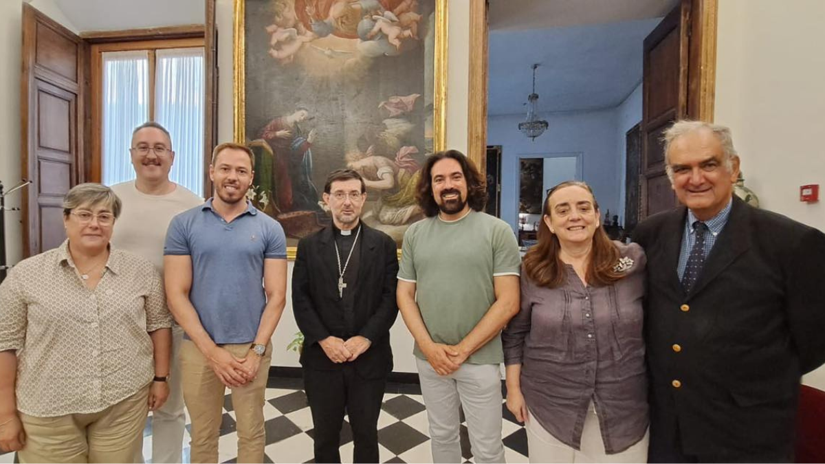 Cobo y Crismhom: El lobo cuidando a las gallinas