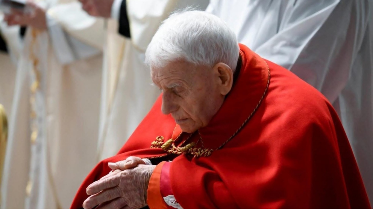 El cardenal Simoni prefirió no concelebrar