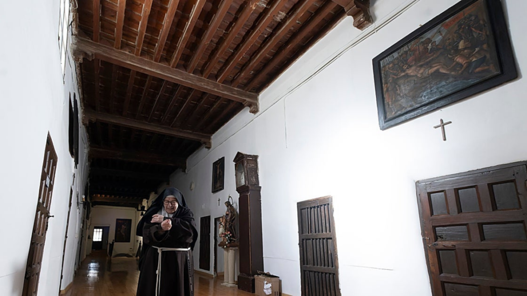 ¿Hay que pedir limosna para que los conventos no pasen frío?