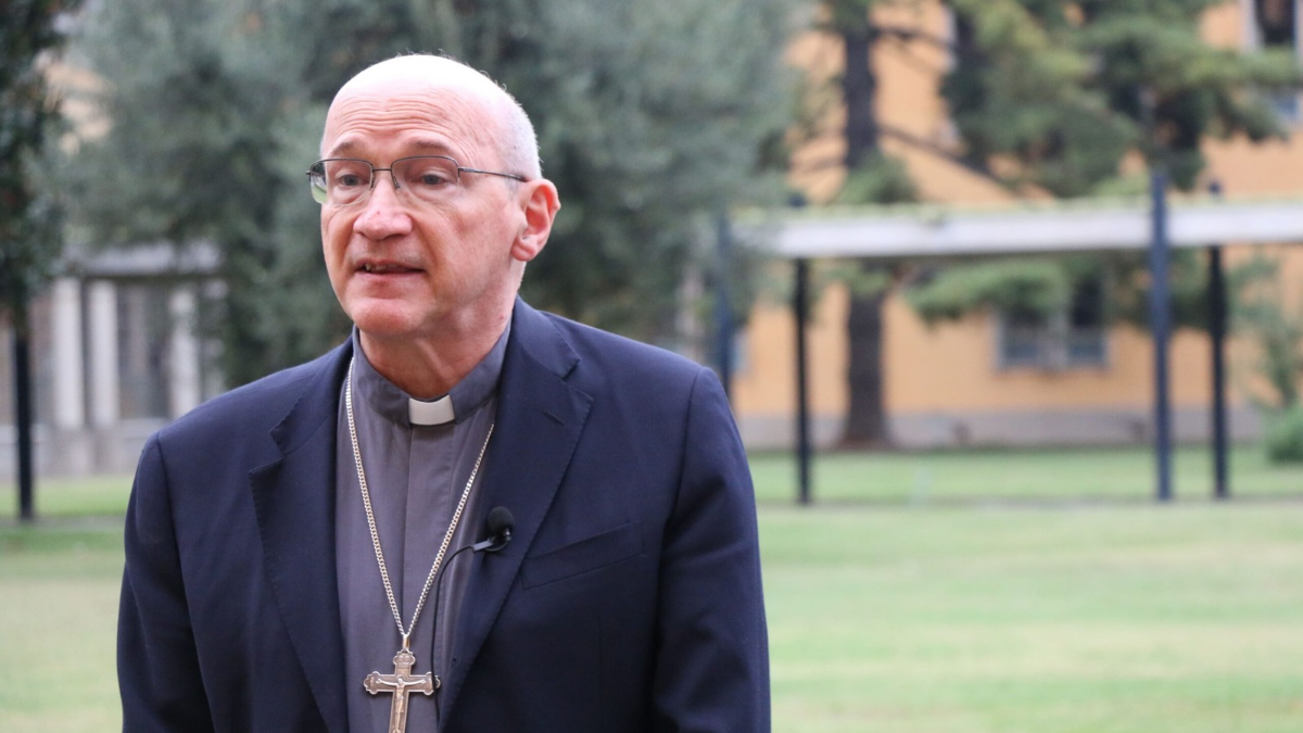 Un arzobispo ambiguo con la ideología LGBT es nombrado secretario del Dicasterio para el Clero