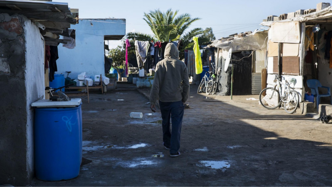 Un sacerdote denuncia la distancia entre la jerarquía y la realidad pastoral tras el apoyo de los obispos a la inmigración ilegal
