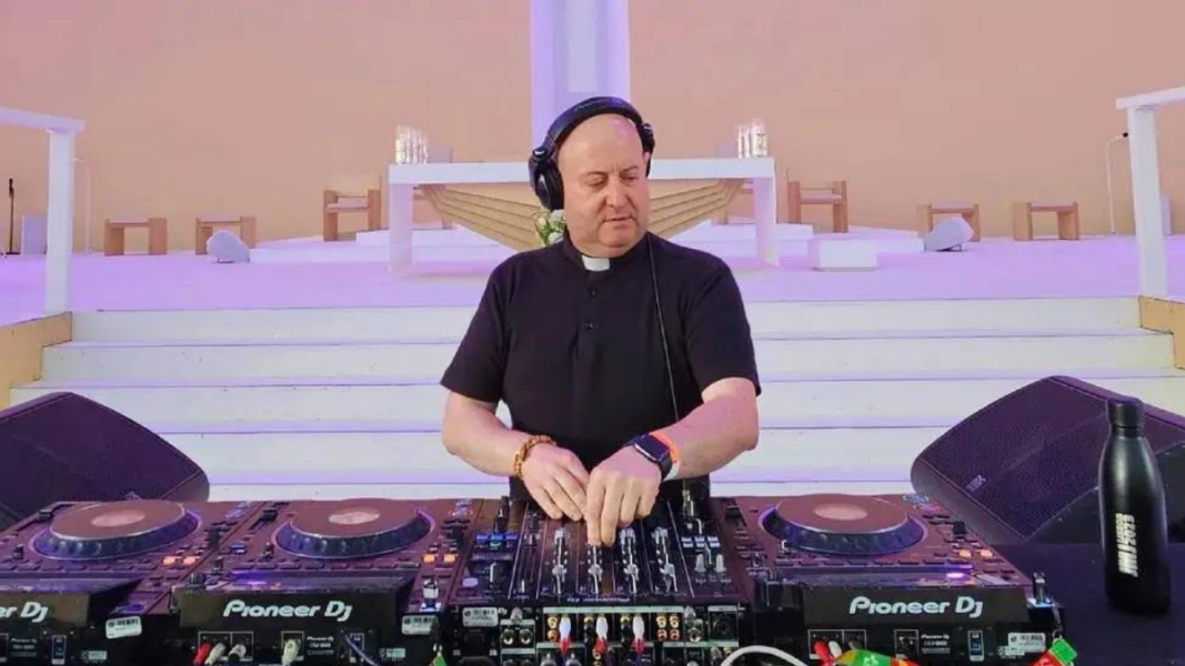 Líbano se divide por el “cura DJ”: techno, discoteca y confusión pastoral