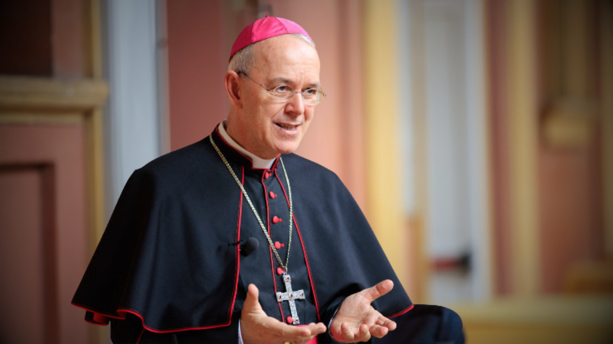Mons. Schneider pide a León XIV una «Constitución Apostólica» para liberar la Misa tradicional