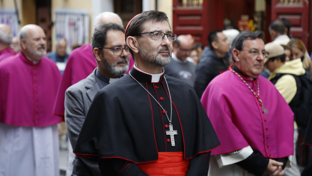 Convivium: la foto forzada de un cardenal sin respaldo