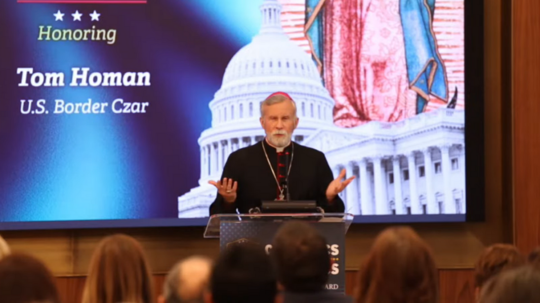 Strickland acusa a los obispos de EE. UU. de silencio ante el tráfico de menores vinculado a la frontera