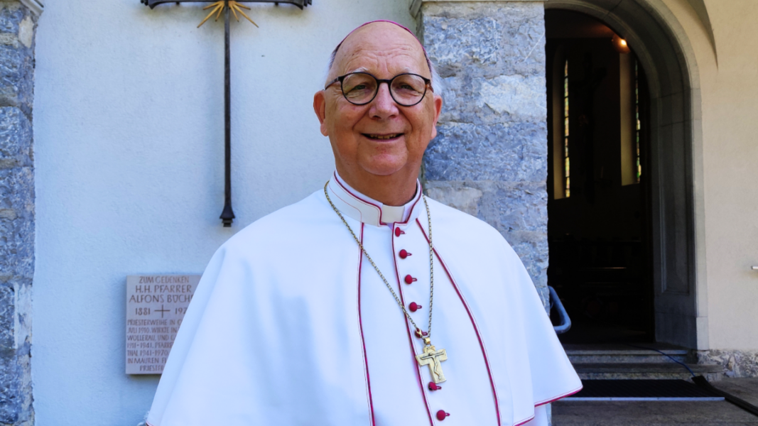 Mons. Eleganti pide a los cardenales afrontar la crisis litúrgica y el origen del Novus Ordo