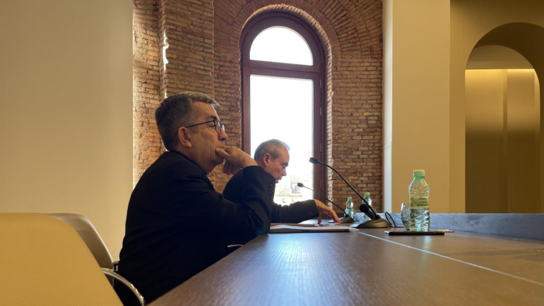 Argüello y la teología de «mi mamá me mima»