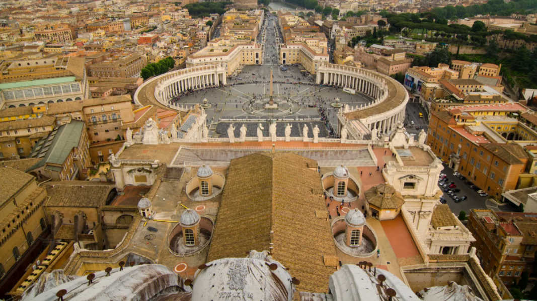 El Vaticano corrige la información sobre un bistró en San Pedro: «no será un restaurante, sino una cafetería»