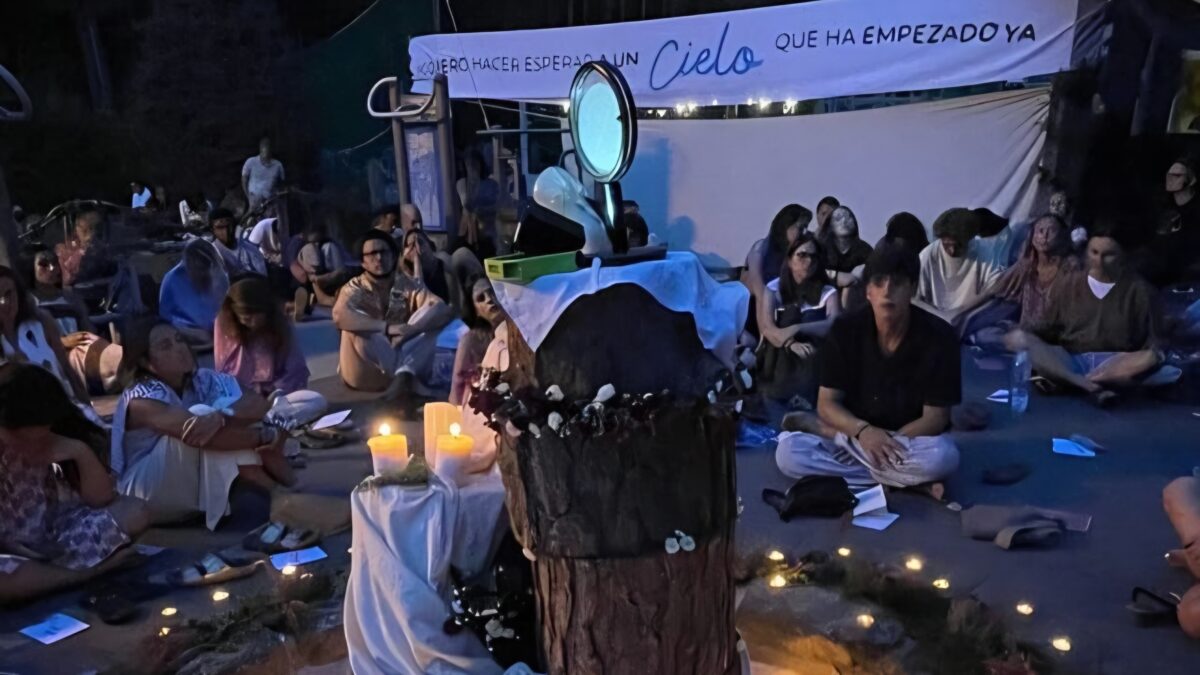 Lo que la forma dice del fondo: El problema de Hakuna con el trato al Santísimo