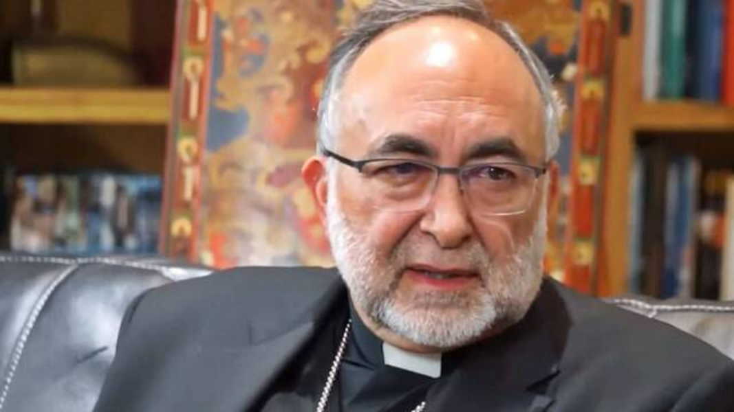 Mons. Sanz: «Acoger es una bendición, pero la Iglesia debe discernir con prudencia»