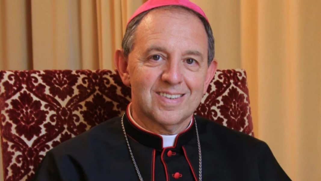 Más de 45.000 firmas apoyan al obispo italiano en defensa de la vida