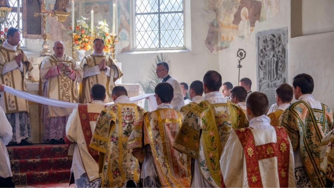 El subdiaconado: la plata que se vuelve oro