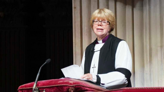 Mullally clausura el proceso de bendiciones homosexuales, pero abre una nueva fase de debate en la Iglesia anglicana