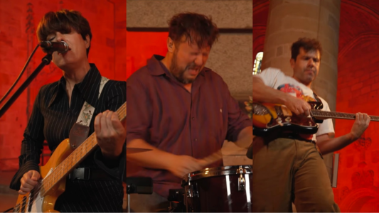 Heavy metal y gritos de «guillotina, puto Vox» a los pies del altar de una iglesia en Bilbao