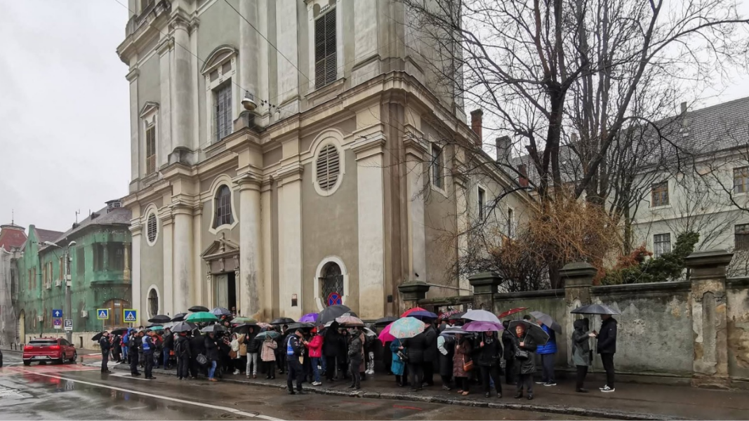 Abadía norbertina de 900 años en Rumanía denuncia intento de desalojo y apunta a presiones políticas y masónicas