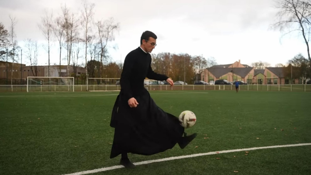 Fútbol y sotanas en Évron, el seminario más numeroso de Francia