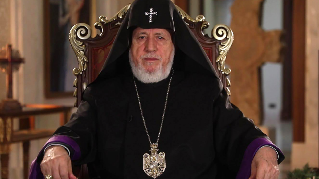 El Gobierno armenio presenta cargos contra Karekin II y le prohíbe salir del país