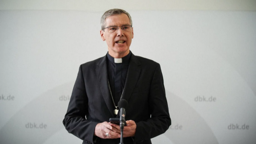 El nuevo presidente del episcopado alemán pide frenar a la AfD y «proteger la democracia»