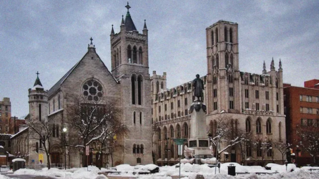 Más de 176 millones en indemnizaciones a víctimas de abusos han quebrado una diócesis neoyorkina