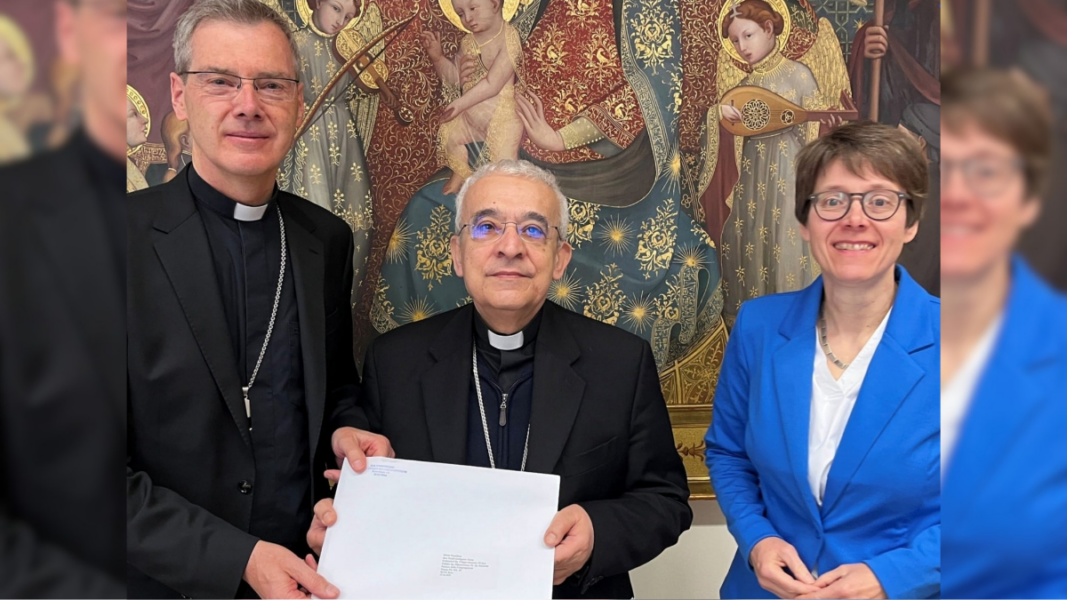 Mons. Wilmer entrega personalmente los estatutos del controvertido Camino Sinodal Alemán en Roma