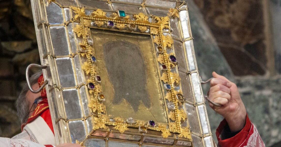 Exponen el velo de la Verónica en el último domingo de Cuaresma
