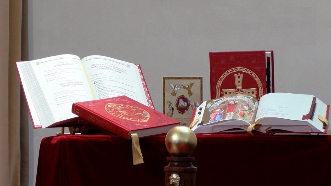 Una súplica filial al Papa: revisar las traducciones litúrgicas para preservar la precisión de la fe