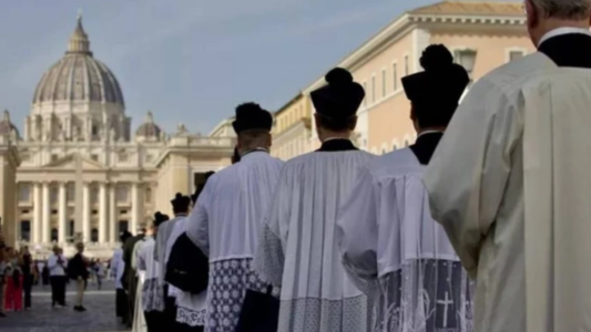 ANÁLISIS. La Santa Sede y la FSSPX: cuando los extremos se tocan