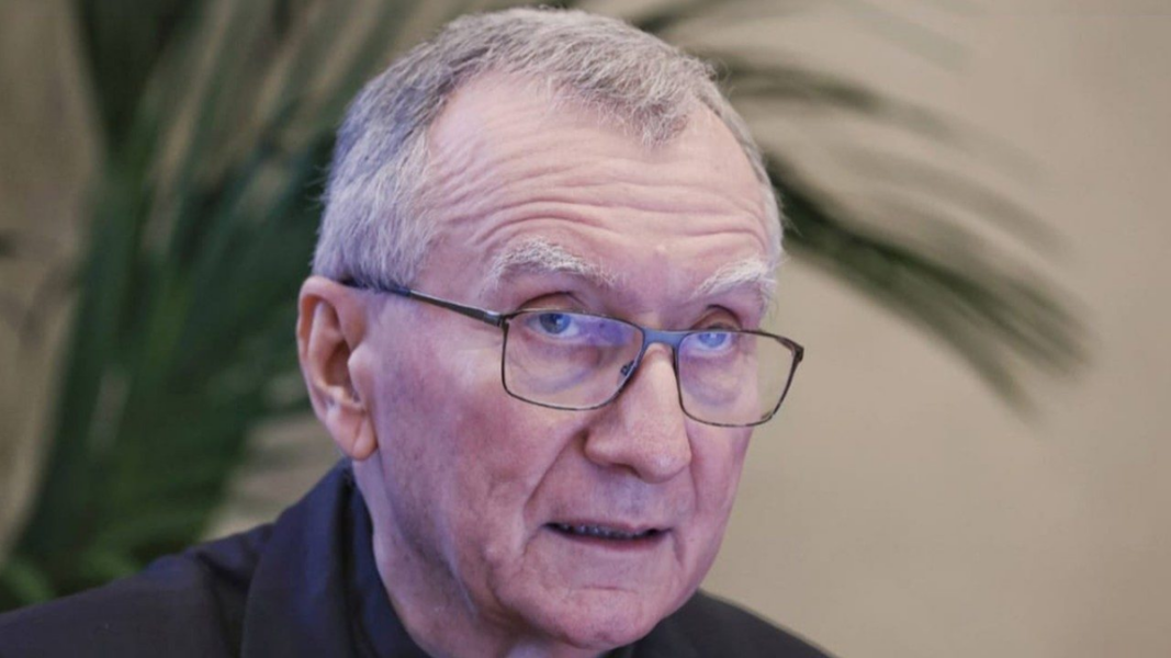 Parolin defiende la política y la negociación como único camino para preservar la paz