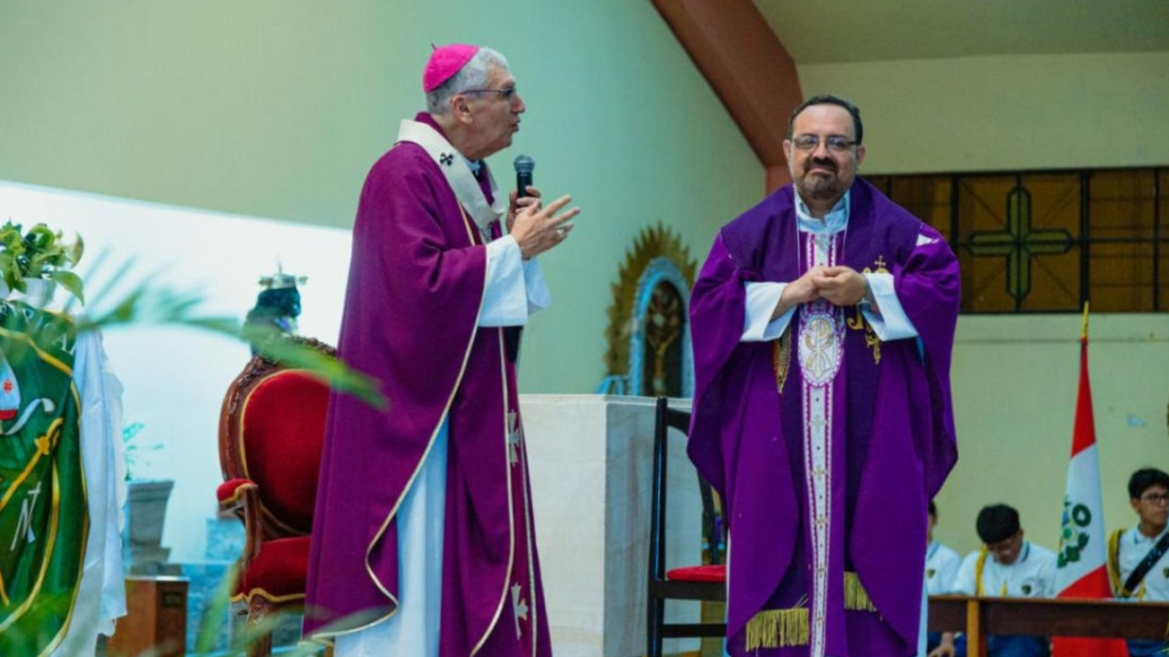 Escándalo en Lima: denuncian tocamientos a menores y abusos litúrgicos de un sacerdote protegido por el cardenal Castillo