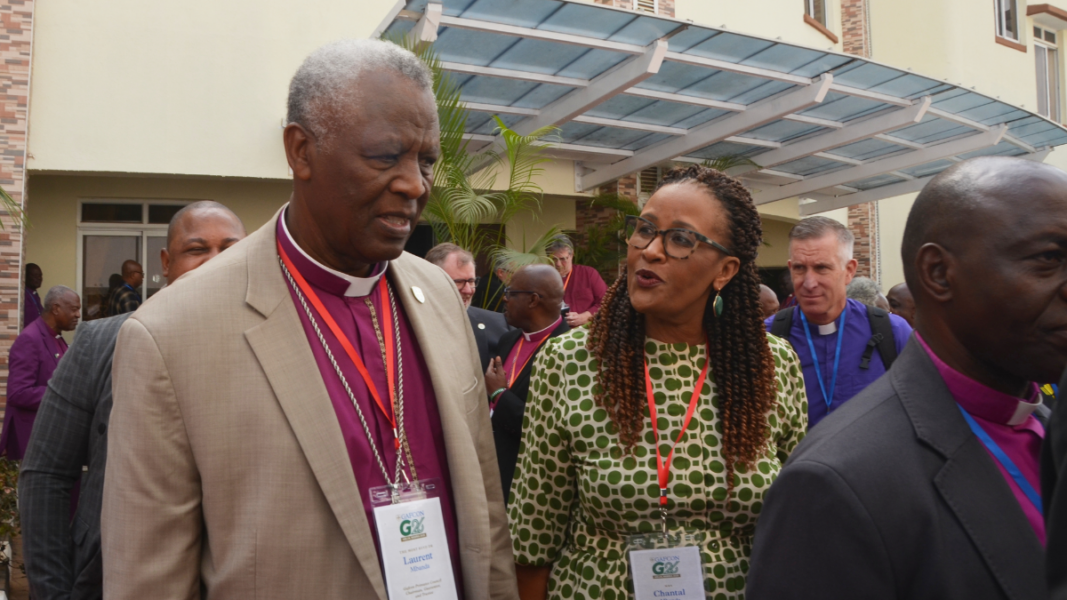 Los anglicanos evitan el cisma pero profundiza su división con un nuevo consejo global