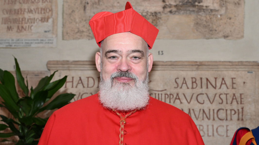 Evacúan de Irán al cardenal Dominique Mathieu, único obispo católico del país