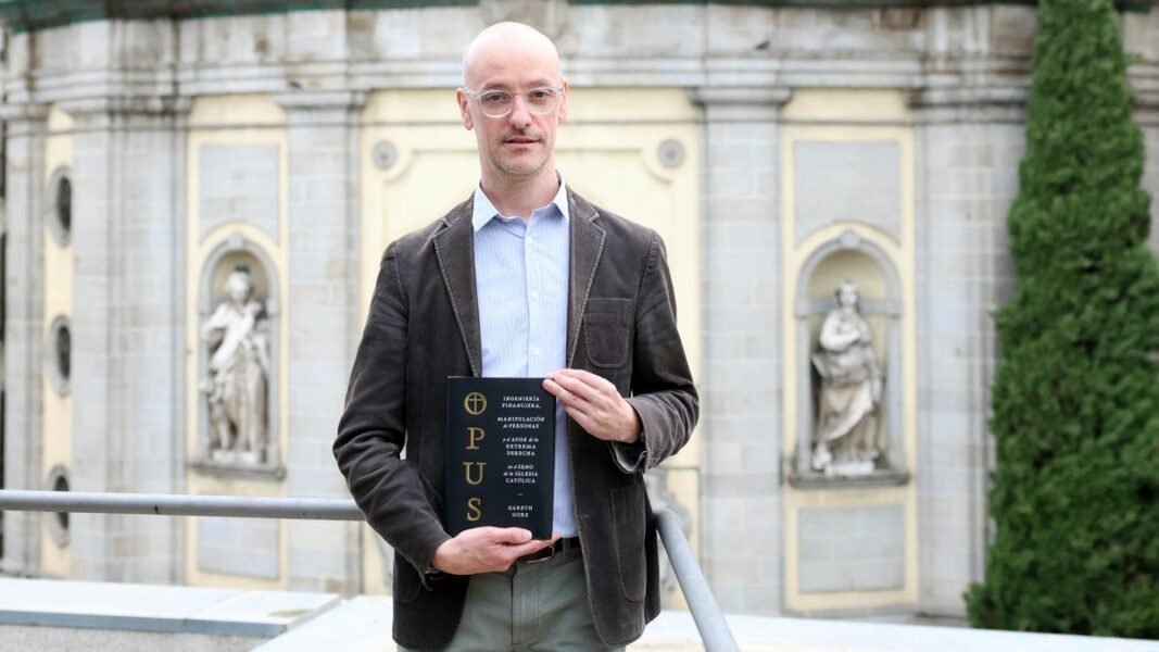 León XIV recibe en audiencia a Gareth Gore, autor de un libro en el que califica al Opus Dei de «secta abusiva»