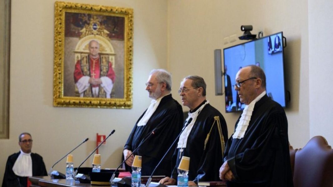 Escalada en el caso Becciu: tras la nulidad del juicio, el Promotor podría no entregar pruebas clave