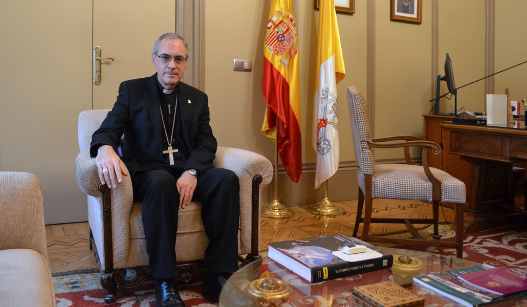 Juan Antonio Aznárez Cobo deniega las exequias fúnebres a la familia de Tejero