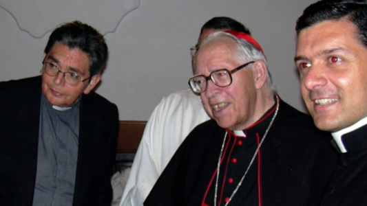 ¡Recuerdos a la Santa, Don Nicolás!