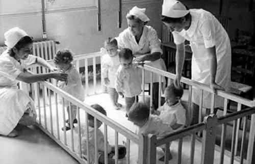 Un informe forense desmonta el relato de los miles de «bebés robados» que durante años señaló a la Iglesia