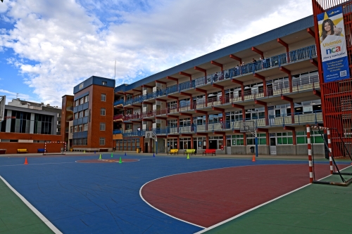 Un colegio católico en Castellón acoge el acto anual de los Testigos de Jehová