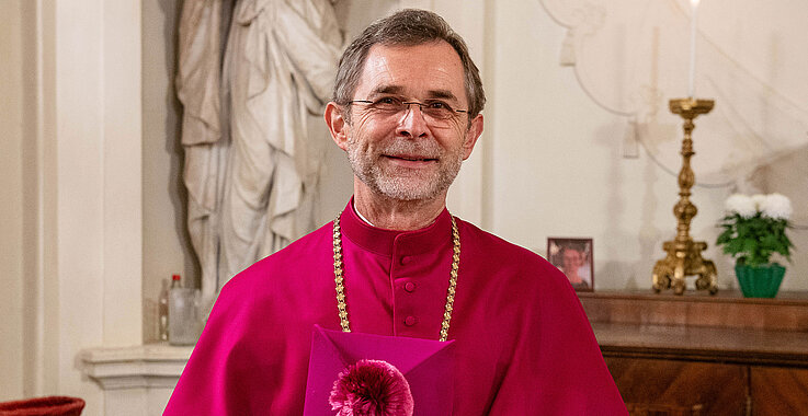 Grünwidl elogia el celibato, pero cuestiona que sea obligatorio para los sacerdotes