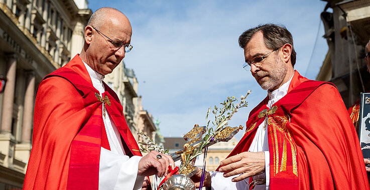 Grünwidl admite problemas con el celibato del célebre párroco Toni Faber