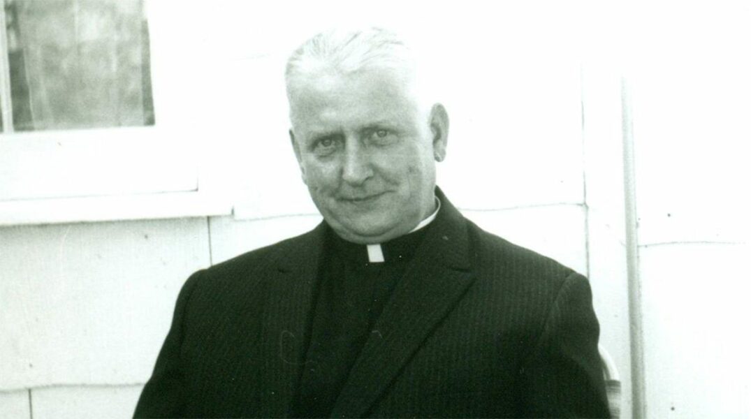 Detienen la causa de canonización del jesuita Walter Ciszek tras la evaluación de la Santa Sede