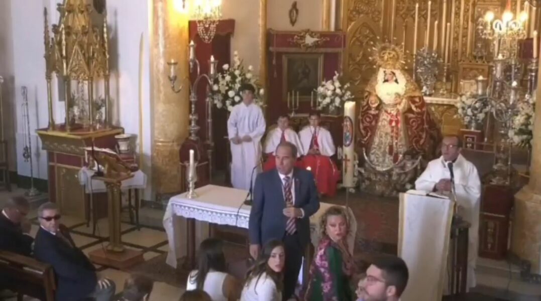 El párroco de Aznalcázar denuncia acoso de la hermandad de la Encarnación y el Arzobispado suspende el cabildo